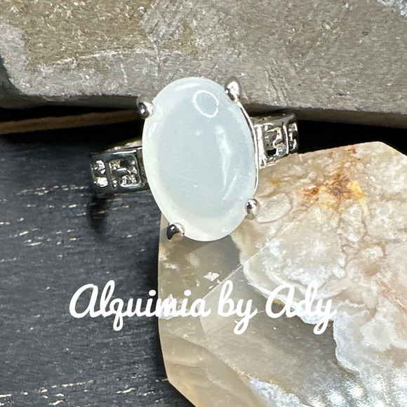 White jade silver Victorian ring - Picture 1 of 7